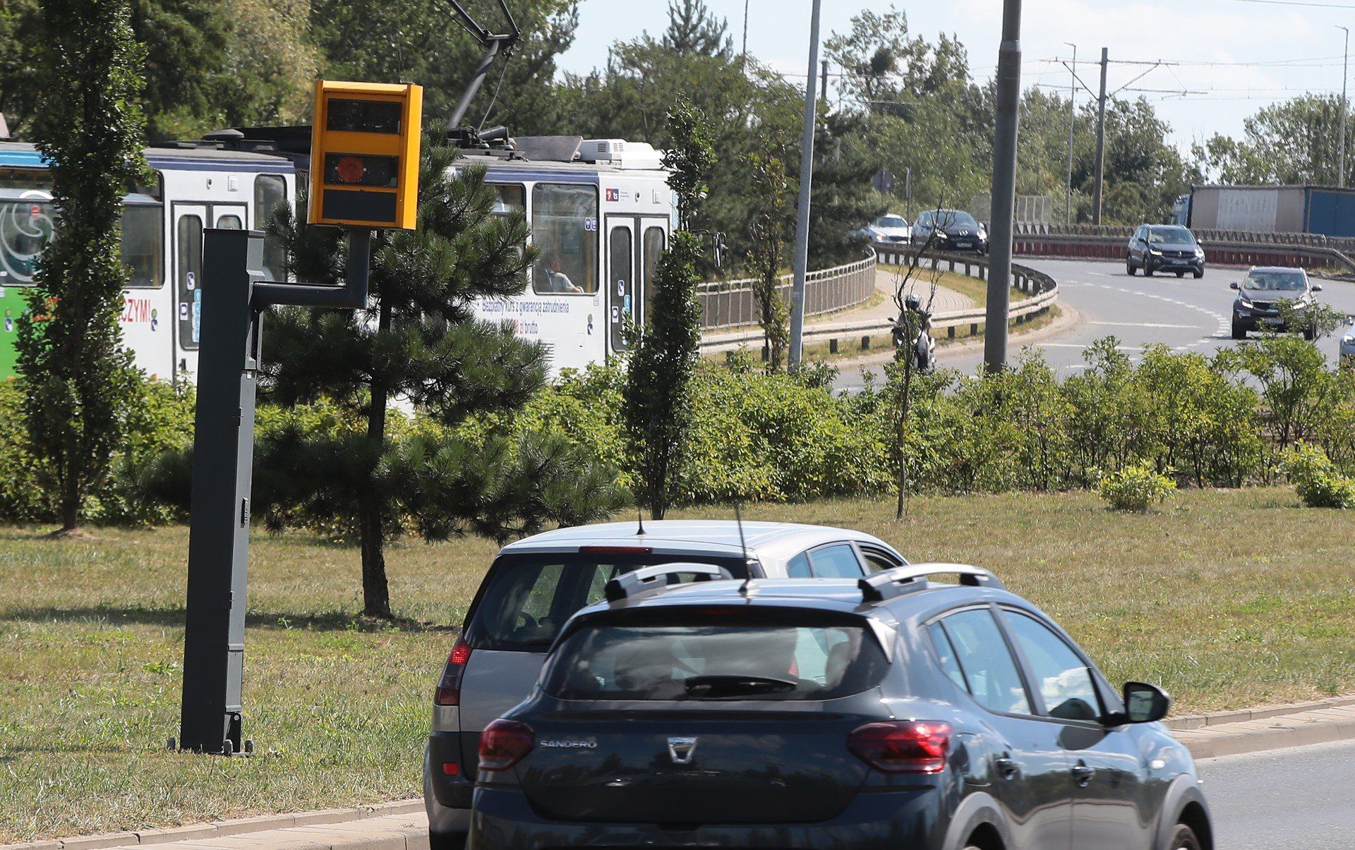 Według danych Głównego Inspektoratu Transportu Drogowego w ubiegłym roku w województwie zachodniopomorskim 23 fotoradary zarejestrowały 20 884 przekroczenia dozwolonej prędkości. To był udany rok dla urządzenia, które stoi przy Basenie Górniczym w Szczecinie, tuż przed Mostem Pionierów