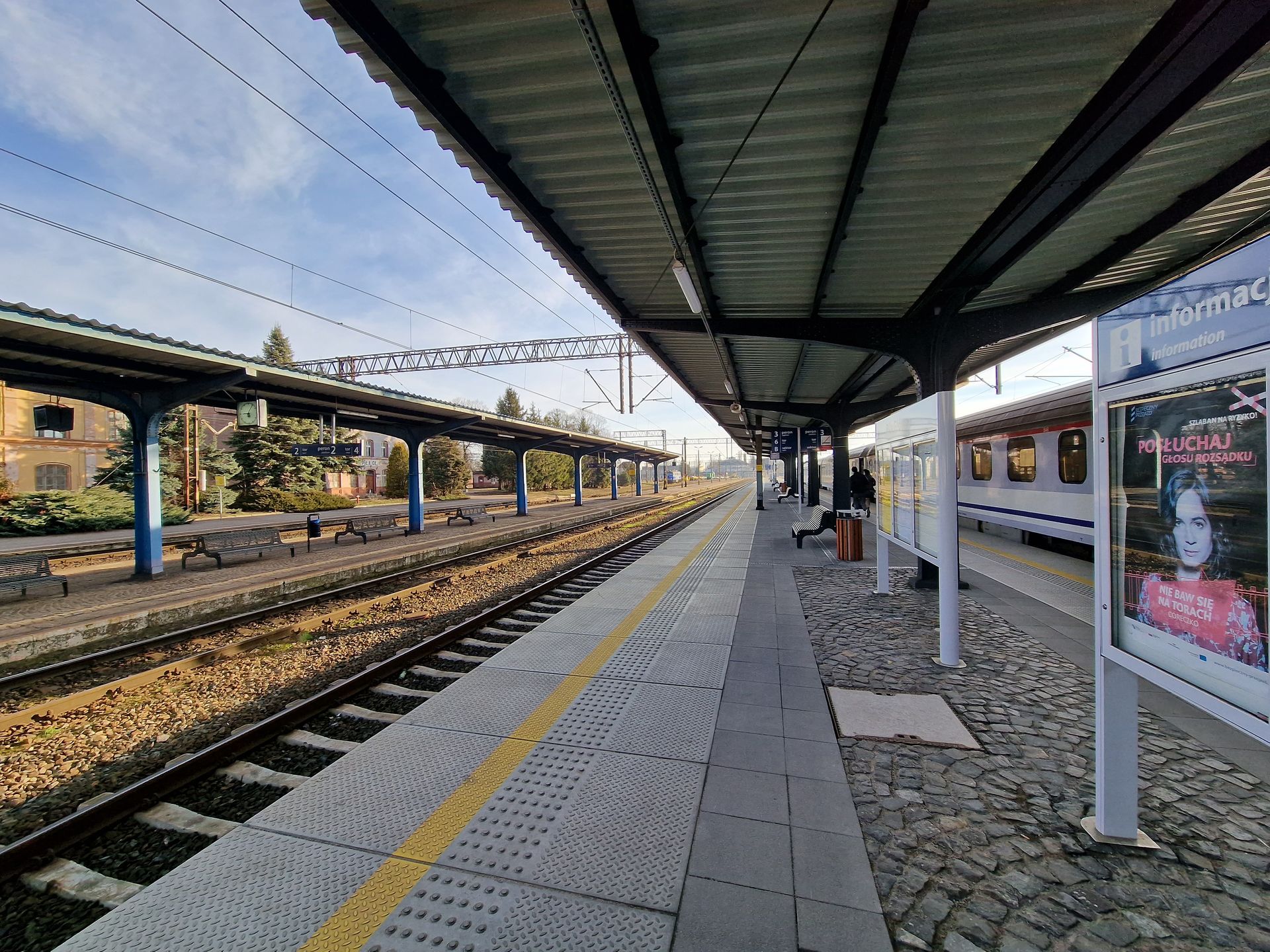 Opad szczęki. Samsung Galaxy S22 Ultra ma niewiarygodnie dobry zoom 21