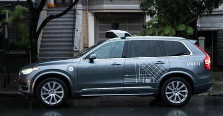 Autonomiczny Uber potrącił kobietę, bo uznał ją za... nieistotną przeszkodę