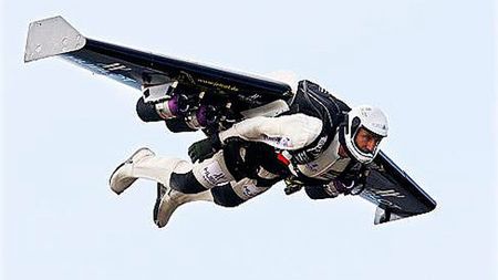 "Fusion Man" człowiek-rakieta lata nad Alpami 1