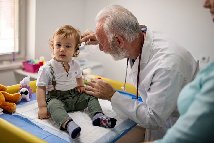 Otolaryngolog – kim jest, co diagnozuje i leczy. Kiedy iść na wizytę?