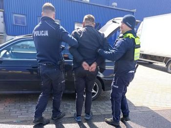 Pościg za bmw. Kierowca po narkotykach i niezarejestrowane auto