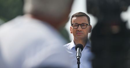 Premier: nie planujemy żadnych nowych podatków dla posiadaczy aut spalinowych