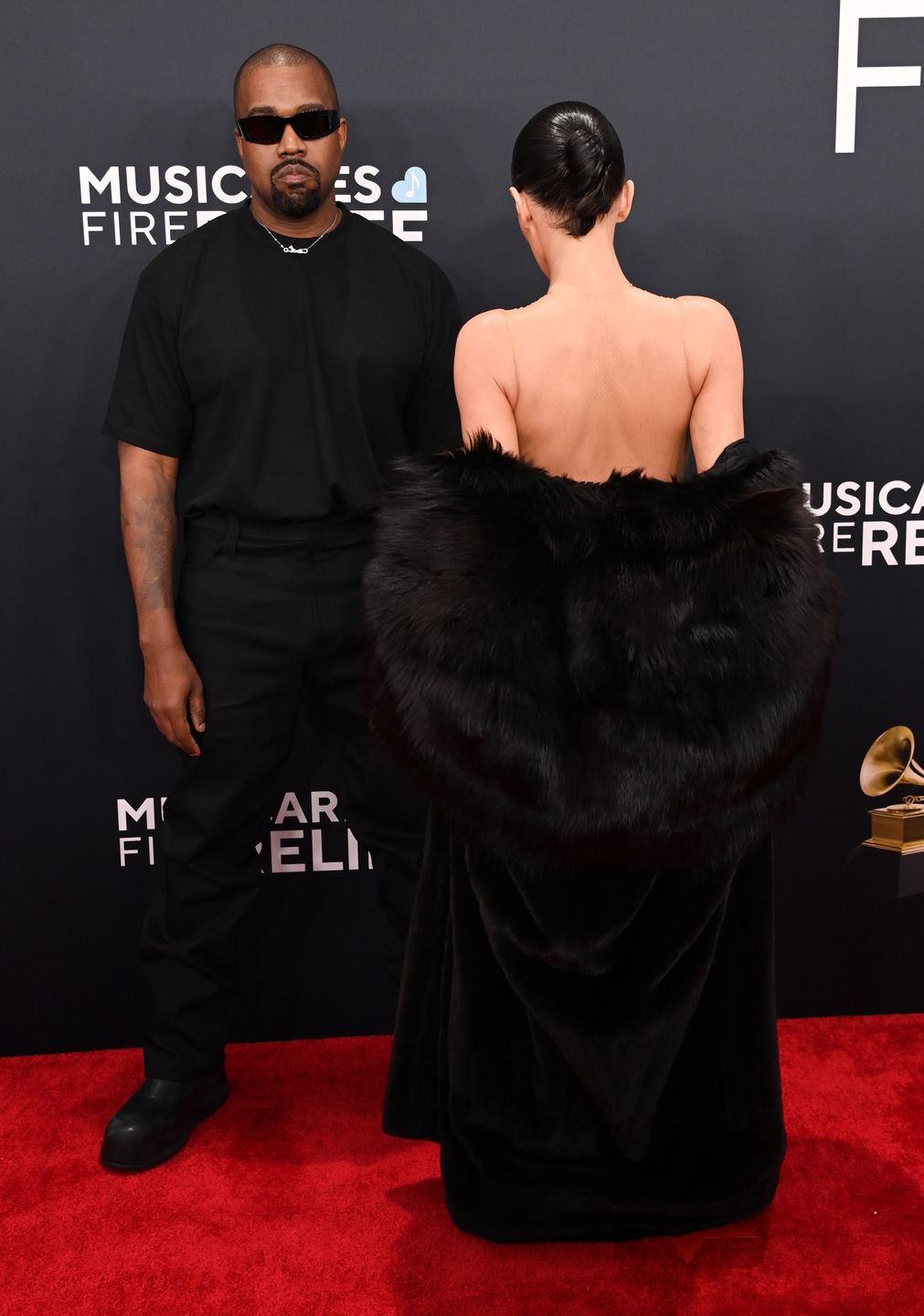 Grammy 2025. Kanye West i Bianca Censori