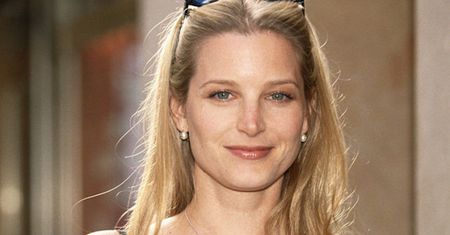Dawno niewidziana Bridget Fonda na zdjęciach paparazzi. Jest nie do poznania