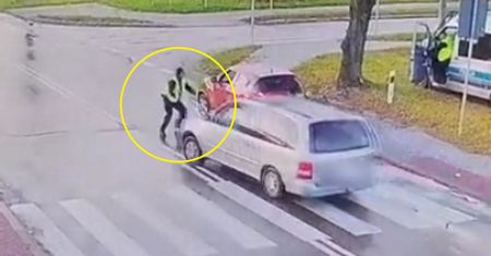 Syryjczyk próbował potrącić policjanta. Wiózł migrantów. WIDEO