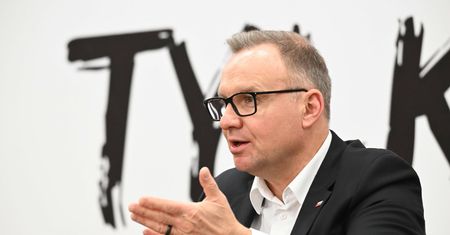 "Jest Nawrocki, Dudy ni ma". Były prezydent kpi z rządzących