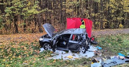 KIA stała w korku – wjechał w nią rozpędzony samochód ciężarowy. Pasażer poniósł śmierć