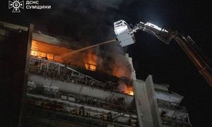 Przerażający atak w Sumach. Dron uderzył w blok mieszkalny
