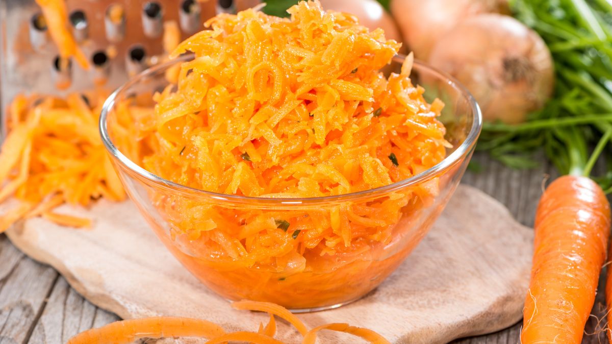 Surówka z marchewki? Dodaję do niej dwa nietypowe składniki