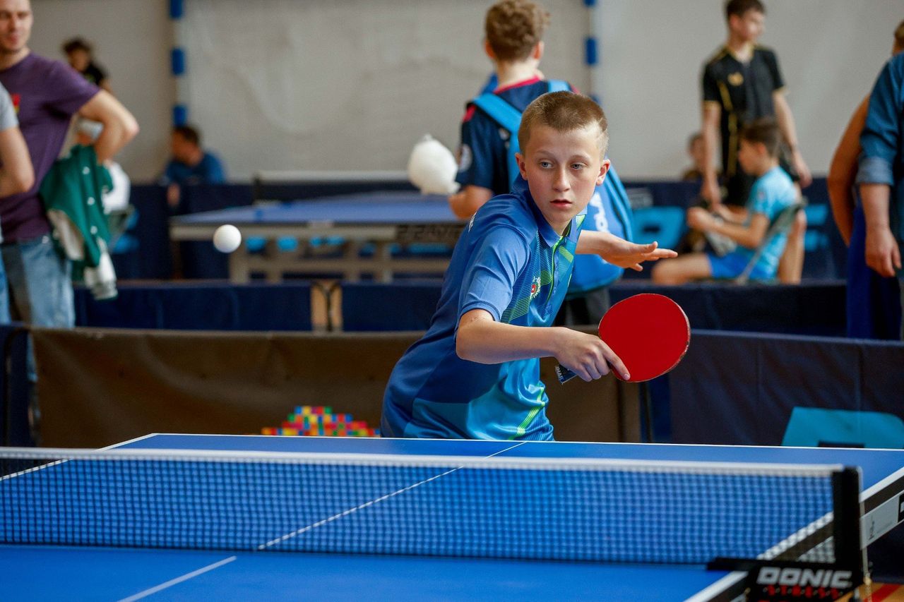 Tenis stołowy. Ponad 150 zawodników na turniejach UKS-u Fasty