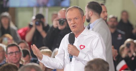 700 plus dla Tuska. Tak skorzystają politycy na waloryzacji emerytur