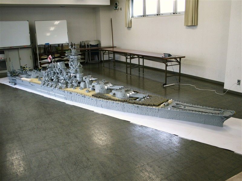 Monumentalny pancernik z klocków lego (150kg!) 10