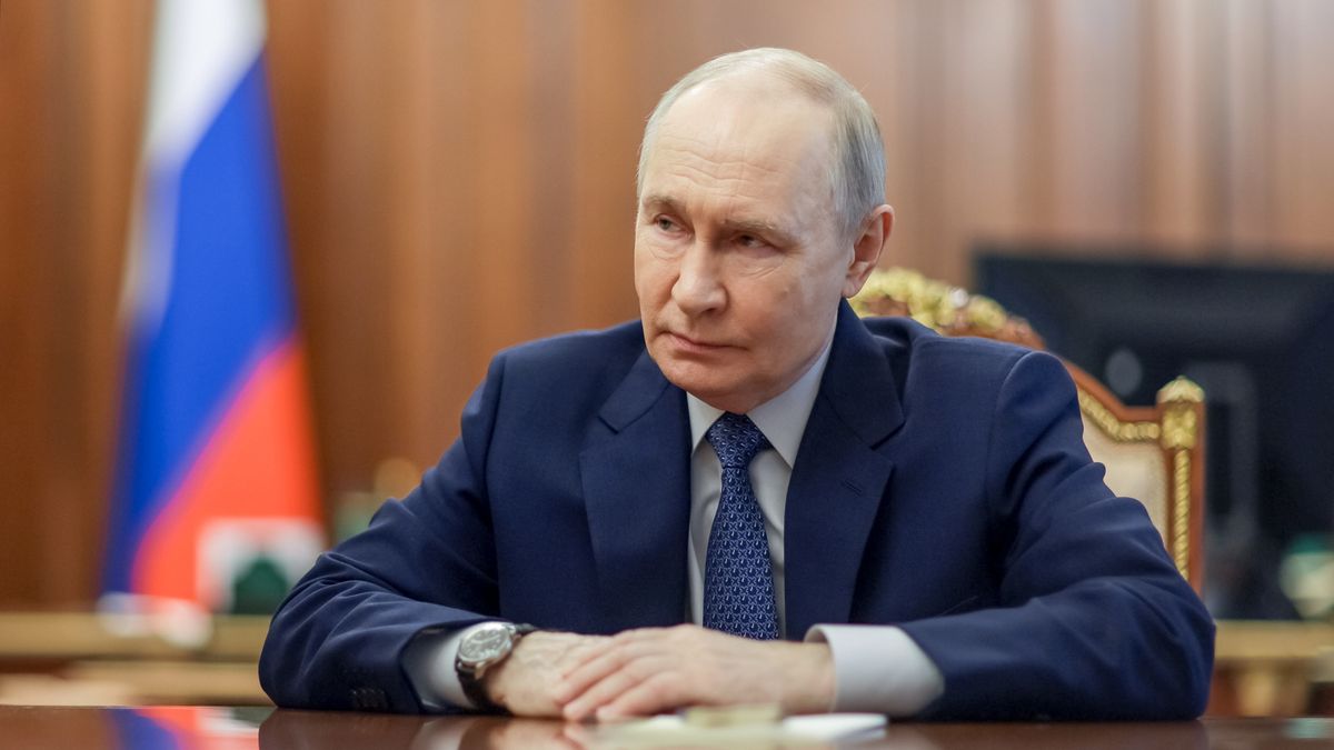 Donetsk People's Republic head Pushilin visits Moscow
epa12809535 Russian President Vladimir Putin meets with the head of the Donetsk People's Republic Denis Pushilin (not pictured) at the Kremlin in Moscow, Russia, 10 March 2026.  EPA/GAVRIIL GRIGOROV/SPUTNIK/KREMLIN POOL MANDATORY CREDIT 
Dostawca: PAP/EPA.
GAVRIIL GRIGOROV/SPUTNIK/KREMLIN POOL
meeting, ukraine