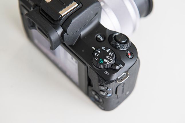 Canon EOS M50