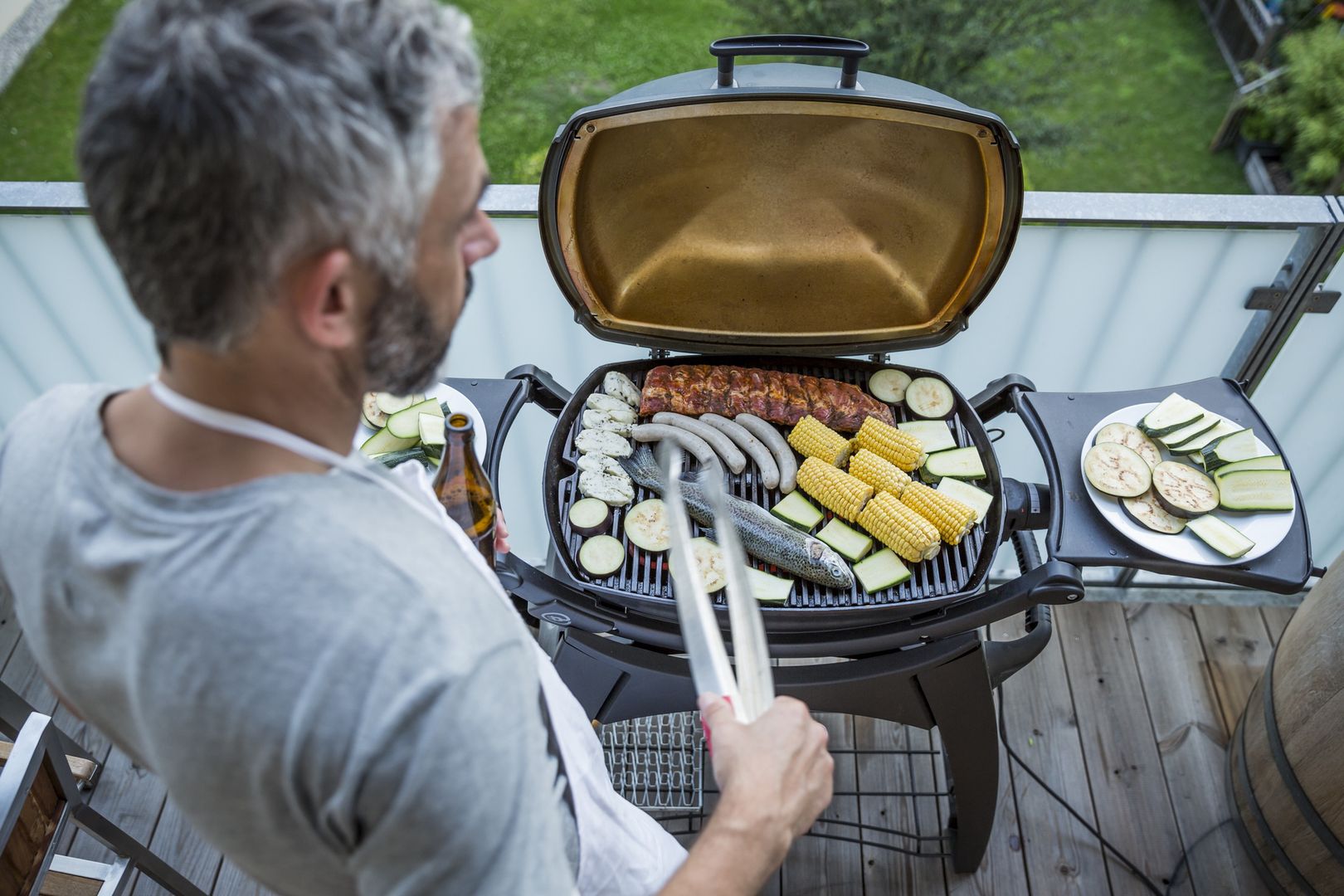 Grill na balkonie - czy to legalne?