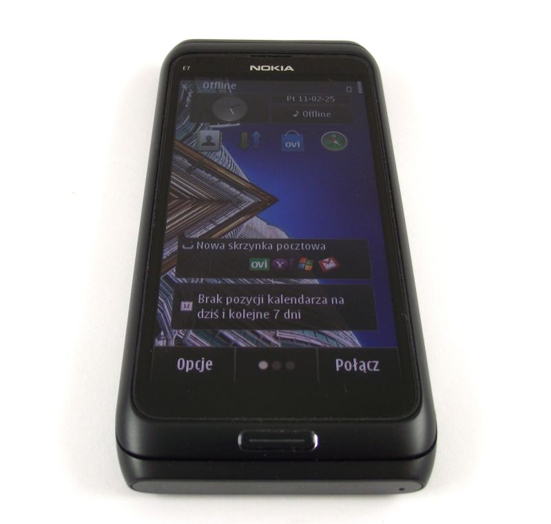 Nokia E7 - ekran ClearBlack
