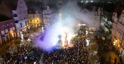 Grudziądz: Choinka na Rynku rozbłysła. Tak wygląda starówka ze świąteczną iluminacją. Podziwiało ją wielu mieszkańców