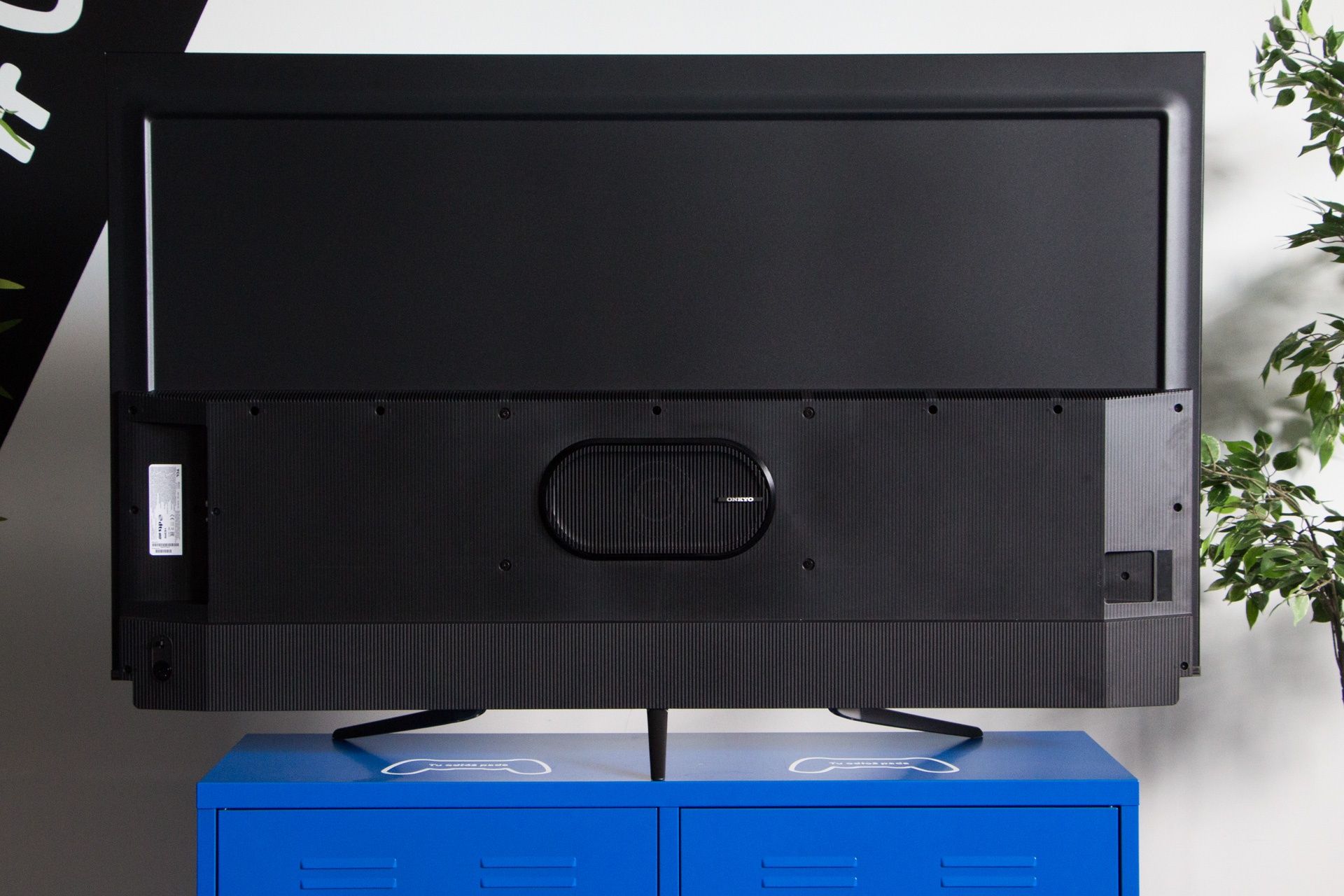 TCL 65C815 - Widok z tyłu