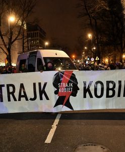 Strajk kobiet. Warszawa protestuje [TRANSMISJA NA ŻYWO]