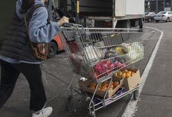 Litwini przyjechali na zakupy do Polski. To wykupują przed świętami