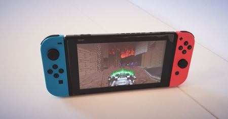 Doom 64, w którego nikt nie grał, teraz urwie gałki oczne: rozgrywka w 1000 FPS