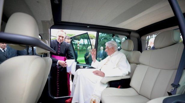 Nowy, elektryczny gadżet papieża Benedykta XVI 1