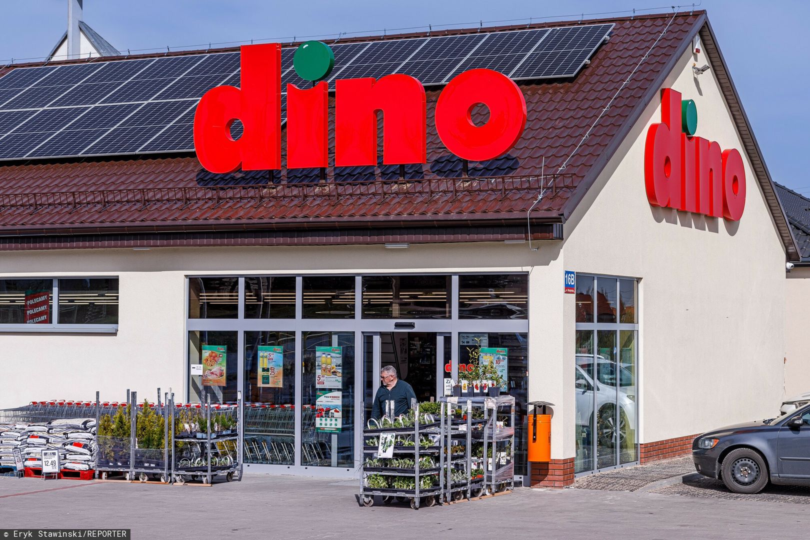 Dino Polska podzieli swoje akcje