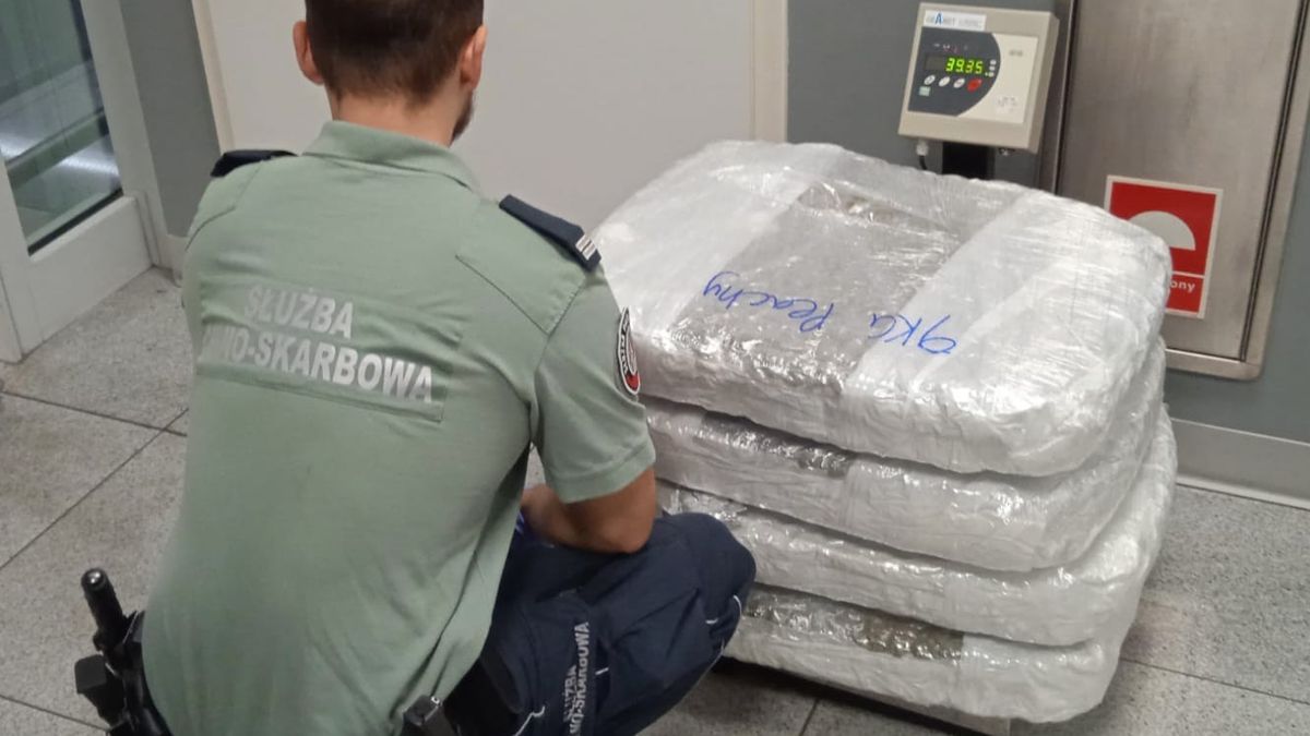 KAS zatrzymała 40 kg narkotyków na Lotnisku Chopina