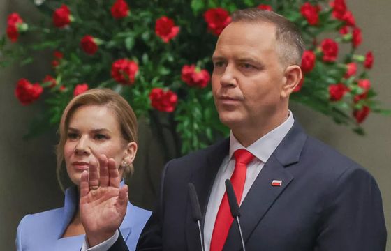 TVP nie pokazuje zaprzysiężenia Karola Nawrockiego w głównej stacji