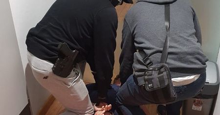 Zadzwonił na policję, mówiąc, że nigdy go nie złapią. Dopadli go niedługo później