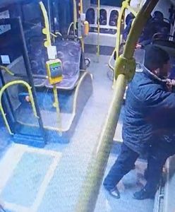 Atak na 15-latka w autobusie. Interweniowała kierująca