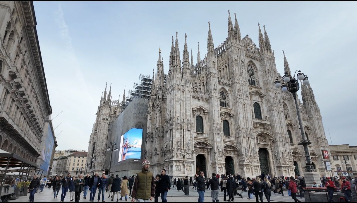 Przy głównych atrakcjach turystycznych były prawdziwe tłumy