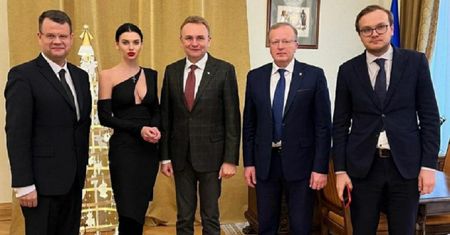 Wiceminister podał się do dymisji. Wszystko za sprawą tego zdjęcia