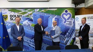 Z myślą o najmłodszych pacjentach. Podpisanie umowy na remont oddziałów w legnickim szpitalu
