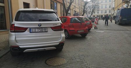 Dziki parking w centrum Lublina. Od początku roku strażnicy wystawili 264 mandaty