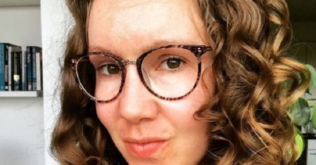 Od trzech lat nie używa szamponu do mycia włosów. Zamieniła go na ocet i wodę