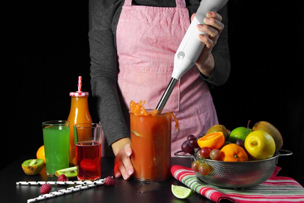 W ręcznym blenderze zrobimy pyszny owocowy mus