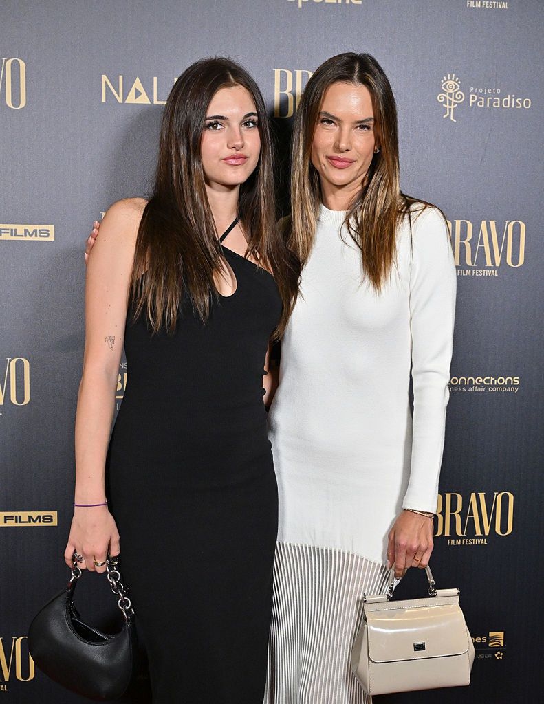 Anja Ambrosio Mazur, Alessandra Ambrosio 
