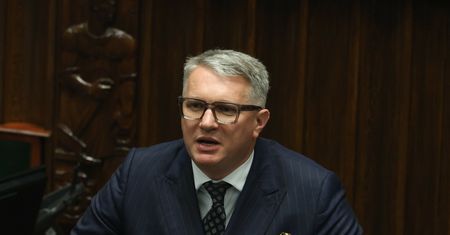 "Chce więcej pieniędzy". Wipler komentuje start Brauna