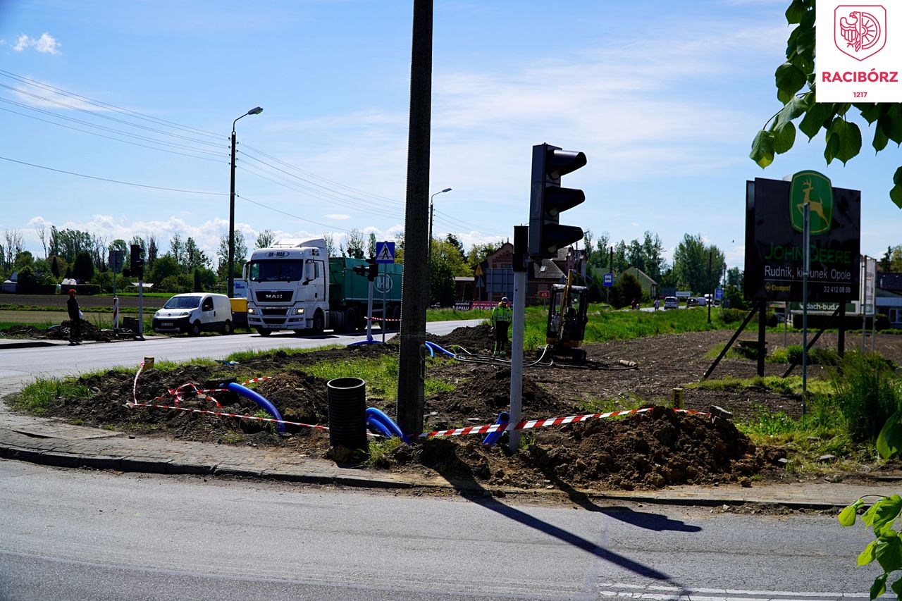 Racibórz. W mieście rozpoczął się remont świateł drogowych. 