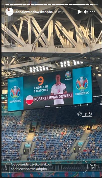 Anna Lewandowska świętuje bramkę Roberta