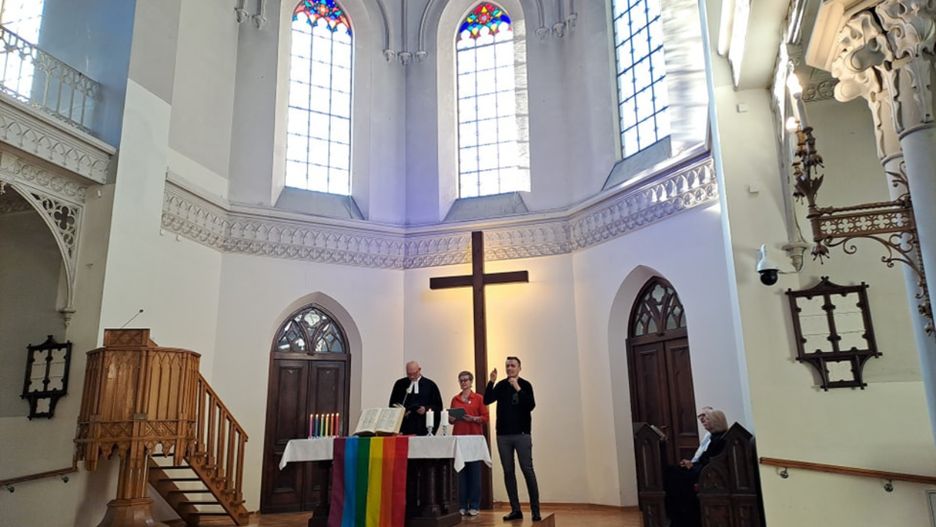 Pobłogosławiono 10 par jednopłciowych