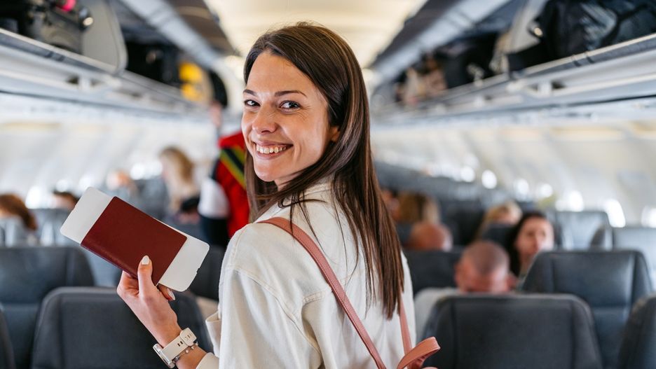 Ekspertka podpowiada, jak kupować absurdalnie tanie bilety lotnicze. Nawet niecałe 50 zl za lot!