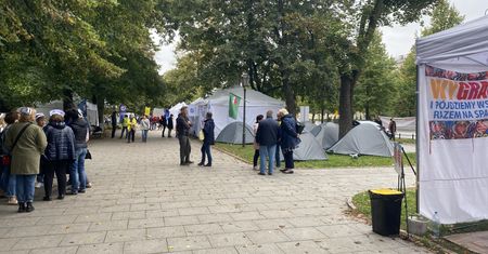 Białe Miasteczko milczące. "Potworny wstrząs"