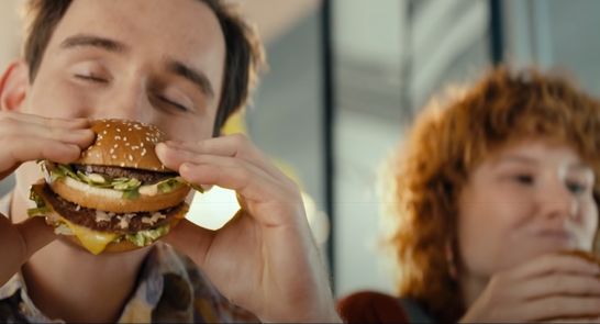 40 proc. więcej na reklamy McDonald’s. Biedronka z większym wzrostem od Lidla i Media Expert