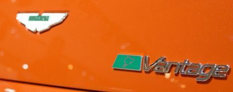 Aston Martin V8 Vantage N400 Roadster - ufff...