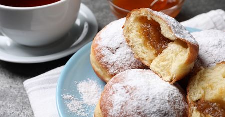 Pączki popijaj tym napojem. Lepiej smakują i ryzyko oponki na brzuchu znacznie spada