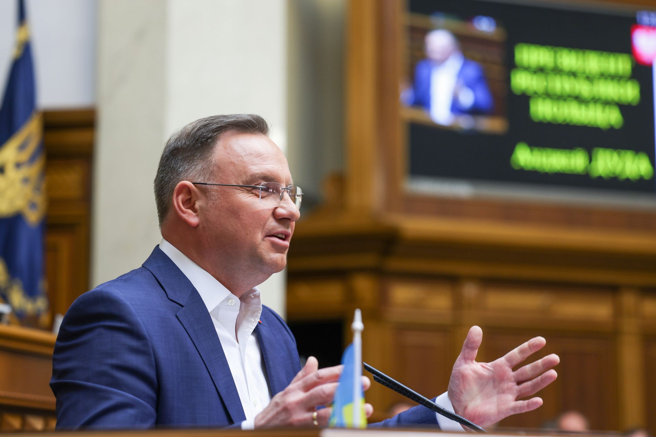 Kijów, Ukraina, 22.05.2022. Prezydent RP Andrzej Duda podczas orędzia przed Radą Najwyższą Ukrainy w Kijowie, 22 bm. Prezydent Andrzej Duda jest z wizytą na Ukrainie. W Radzie Najwyższej w Kijowie wygłosił orędzie jako pierwsza głowa obcego państwa od wybuchu wojny. Trwa inwazja Rosji na Ukrainę. (mr) PAP/Jakub Szymczuk/KPRP HANDOUT EDITORIAL USE ONLY NO SALES