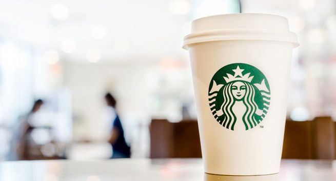Starbucks wyeliminuje do 2020 roku plastikowe słomki ze swoich kawiarni